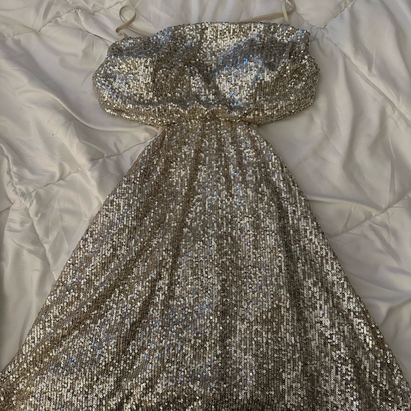 MARBLE Dresses & Skirts - Boutique Mini Silver Sequin Dress with Side Cutouts